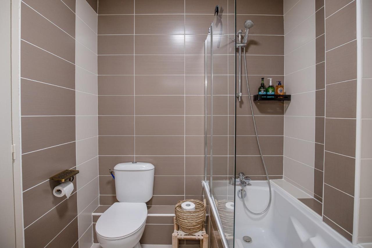 Appartement Spacieux 1 Chambre Parking Gratuit فالنسيا المظهر الخارجي الصورة