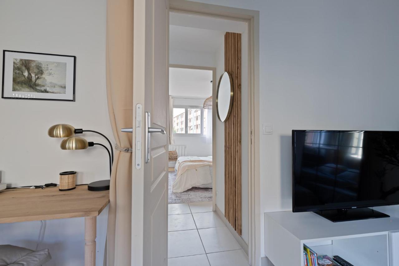 Appartement Spacieux 1 Chambre Parking Gratuit فالنسيا المظهر الخارجي الصورة